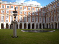 Palace Fountain Court - they could learn something about fountains from the Russians!